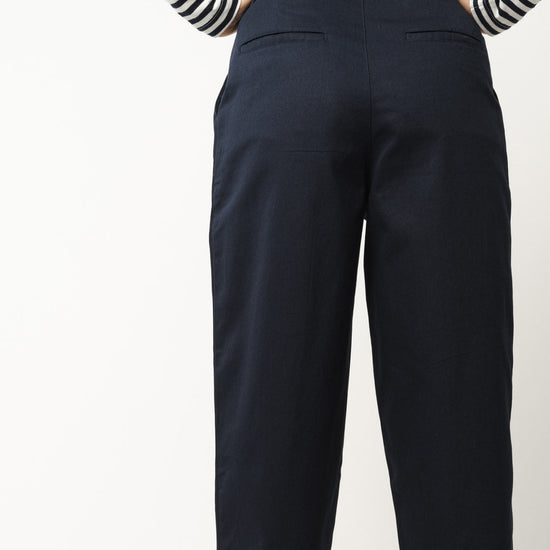 1Neha-High-waist-pleated-Pants-navy-03
