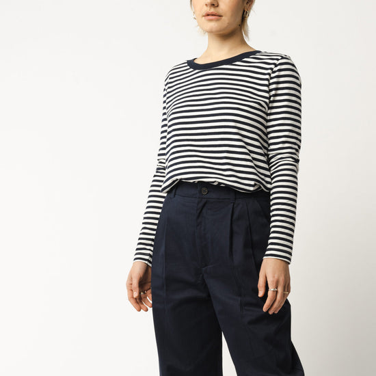 1Neha-High-waist-pleated-Pants-navy-04