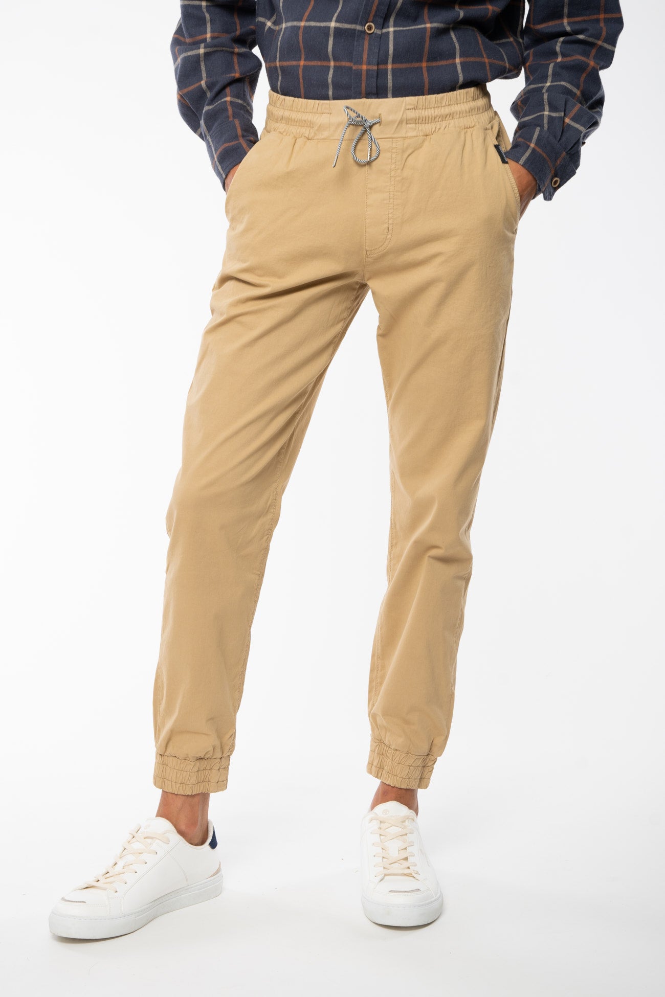 206003303-LKGRN-Musa-Pants-vorne