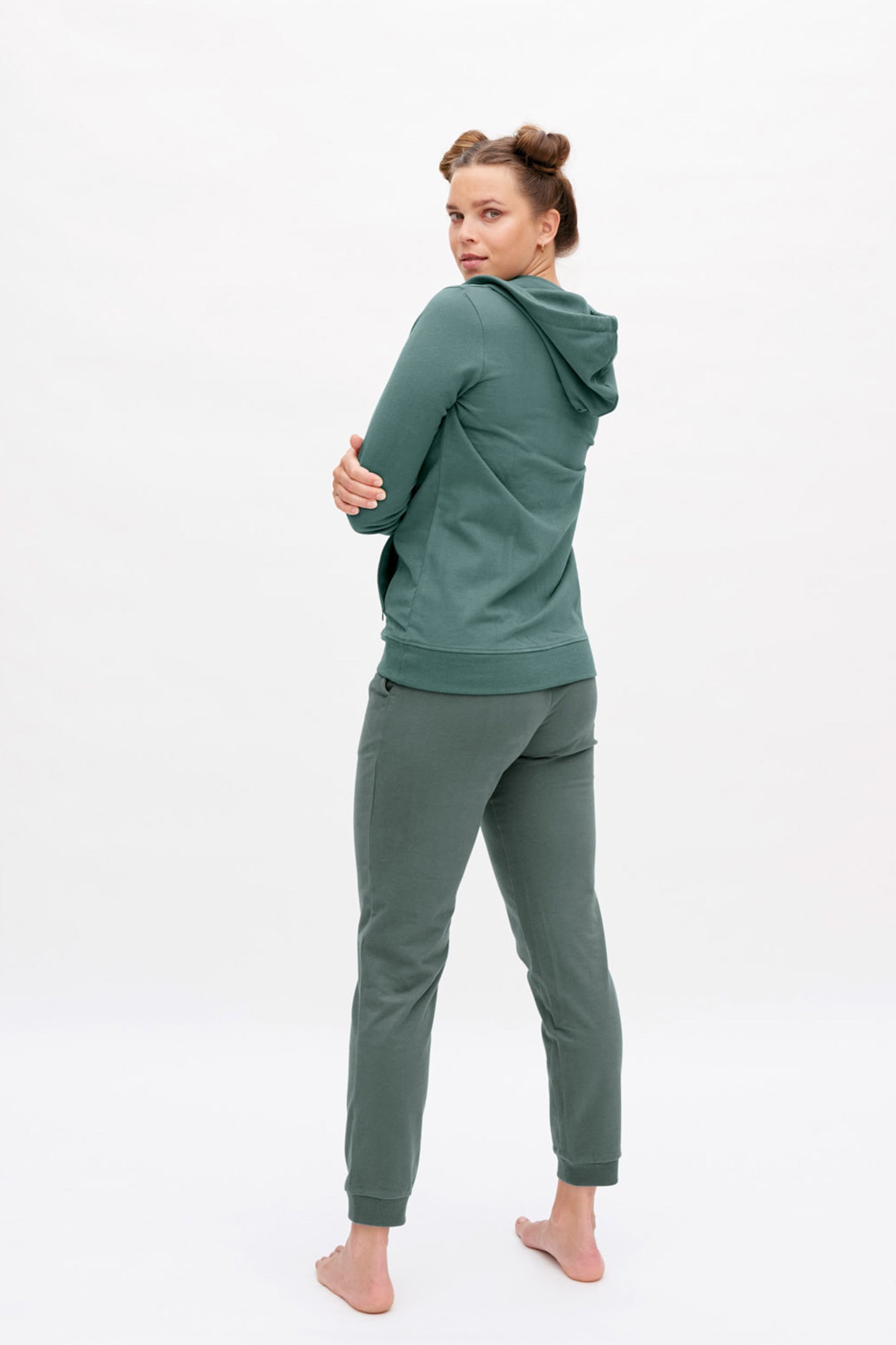 63240155-lavinia-jogginghose-aus-bio-baumwolle-bio-silver-pine-back