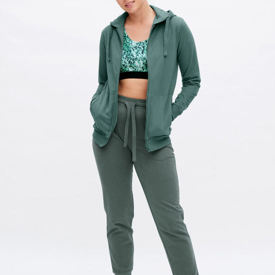 63240155-lavinia-jogginghose-aus-bio-baumwolle-bio-silver-pine-detail