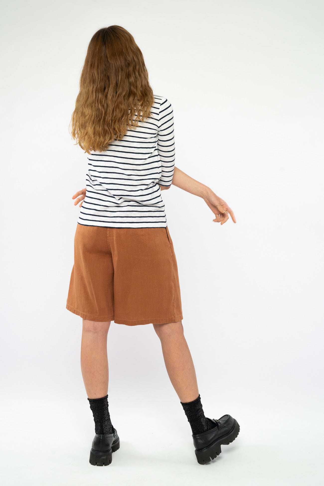 63847-OFFWHITE-DRKNVY-back