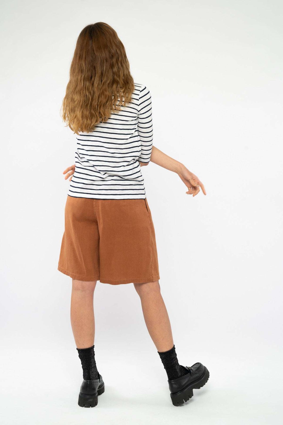63847-OFFWHITE-DRKNVY-back