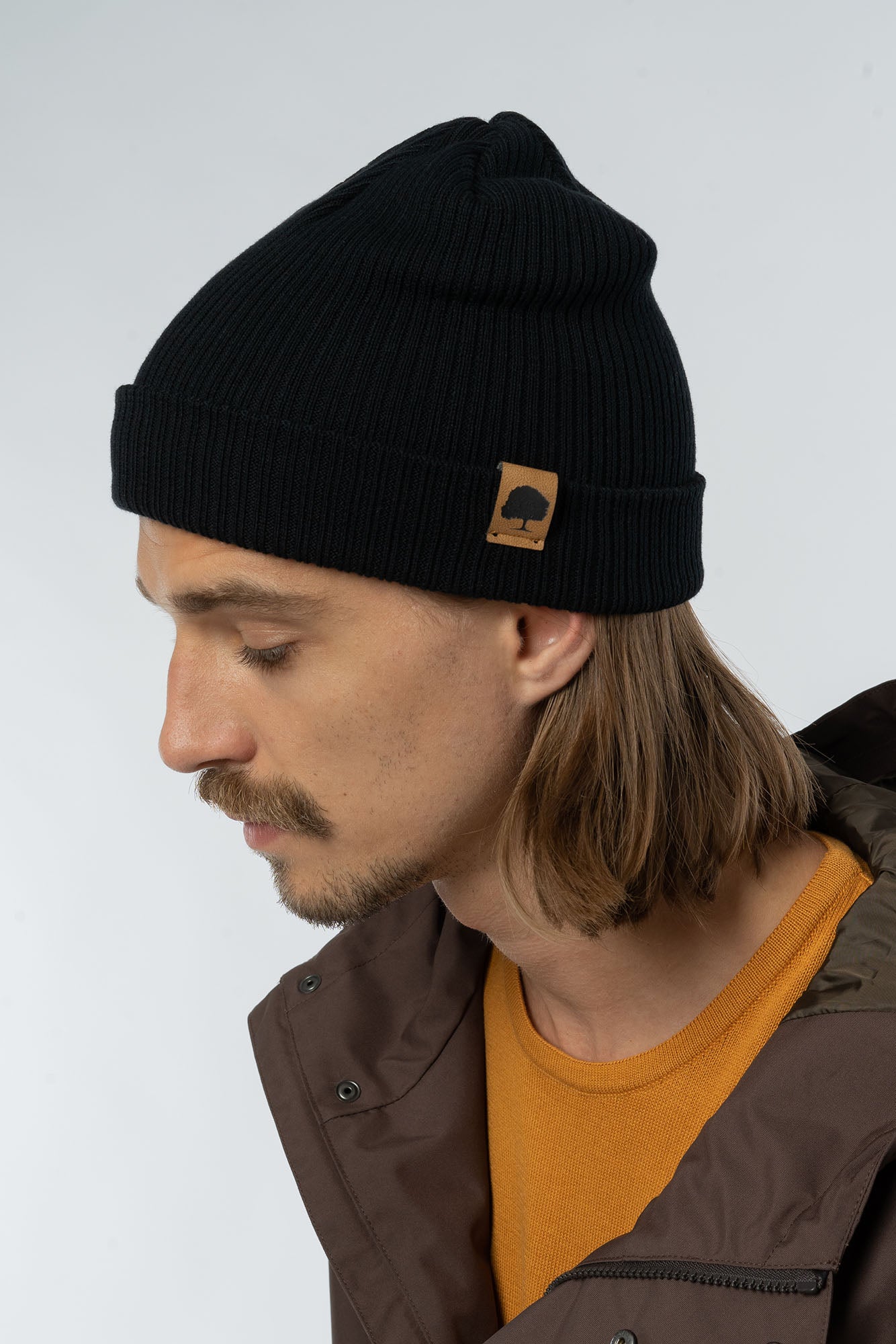A-Beanie-aus-Bio-Baumwolle-Bio-Fashion-Black-Vorne2