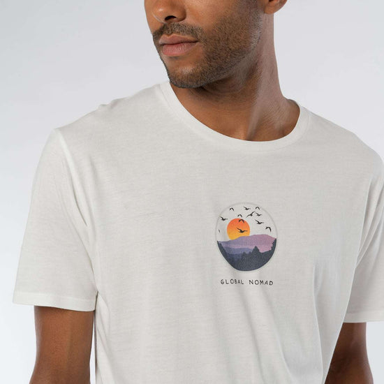 D-Global-Nomad-Maenner-ECOVERO-TM-T-Shirt-Kleidung-Fair-Trade-White-VornekLmJcBx5HWzqH