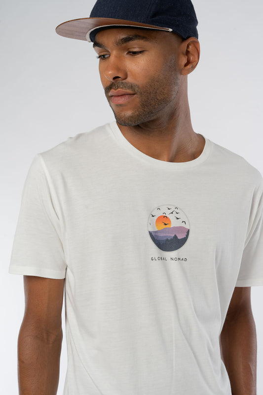 D-Global-Nomad-Maenner-ECOVERO-TM-T-Shirt-Kleidung-Fair-Trade-White-VornekLmJcBx5HWzqH