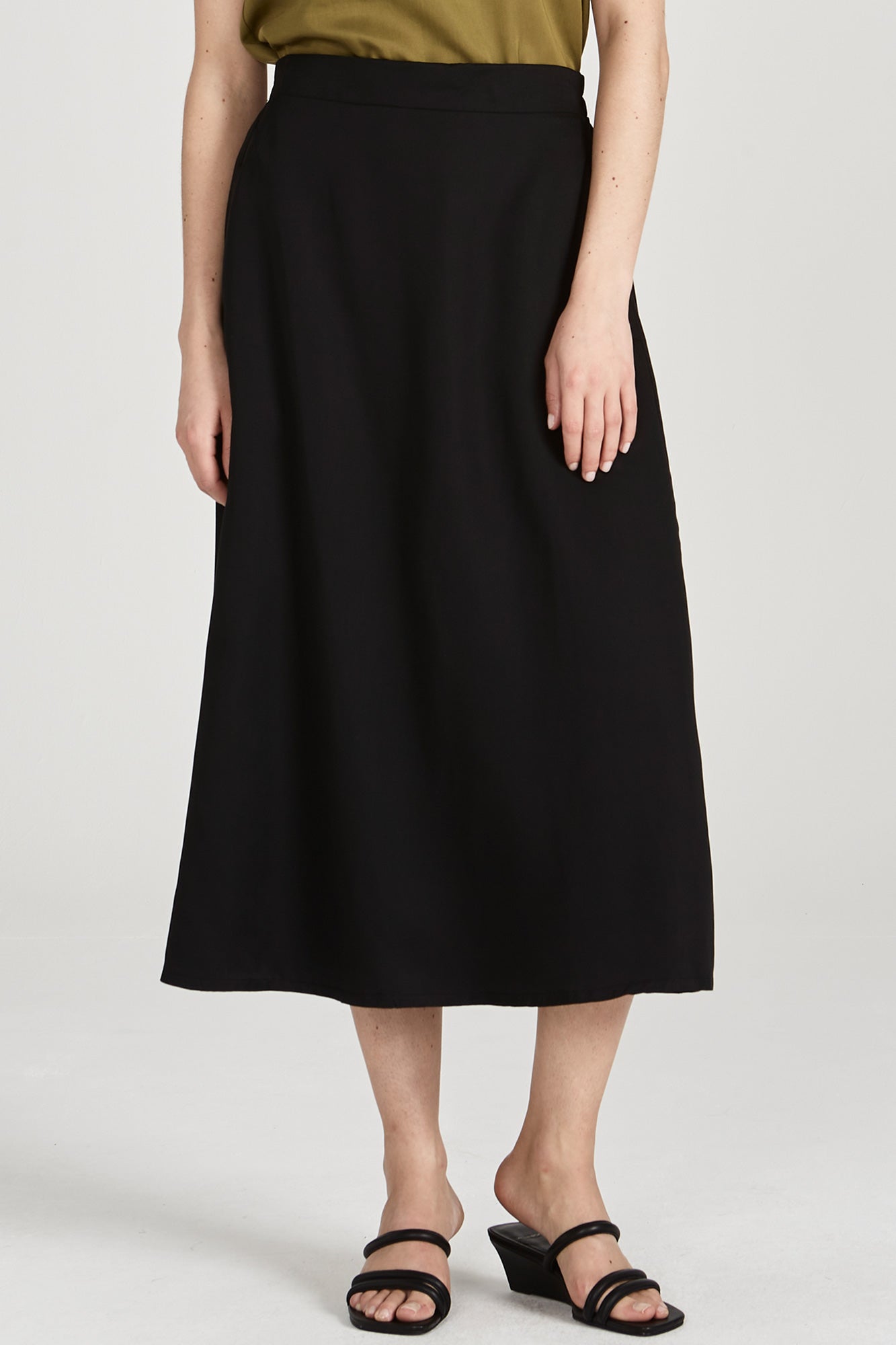GB1413-Black-Tencel-Main