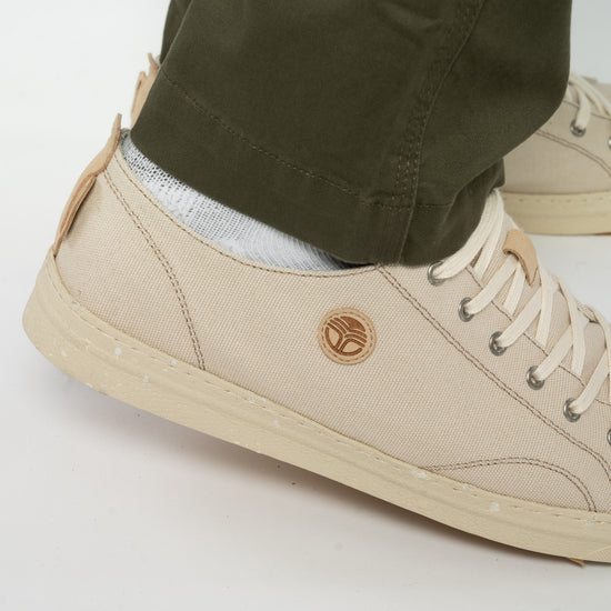 M-1-1-LIFE-Laessige-Sommer-Schuhe-aus-Recycelte-Materialien-Mode-Bio-Fair-Herren-LIFE-Sahara-Detail