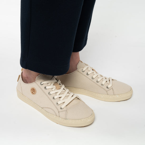 M-1-1-LIFE-Laessige-Sommer-Schuhe-aus-Recycelte-Materialien-Mode-Bio-Fair-Herren-LIFE-Sahara-Vorne