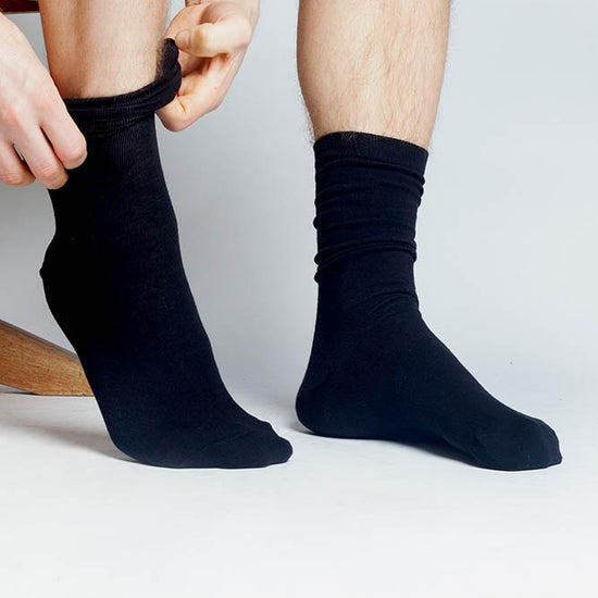 M-1301-Fair-Trade-Bio-Socken-Herren-Lang-Schwarz-Detail-3