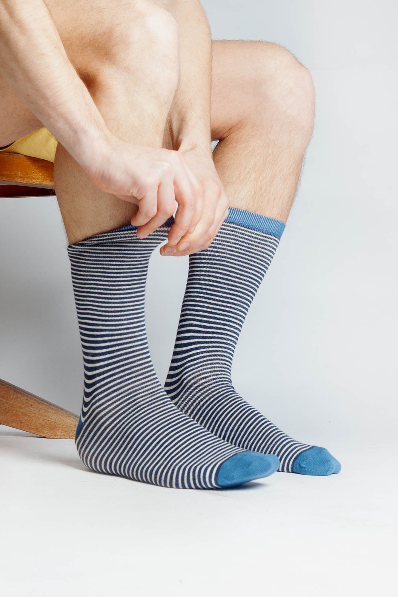 M-1308-Bio-Socken-Lang-Maenner-Dunkelblau-Natur-Denim-Detail-3