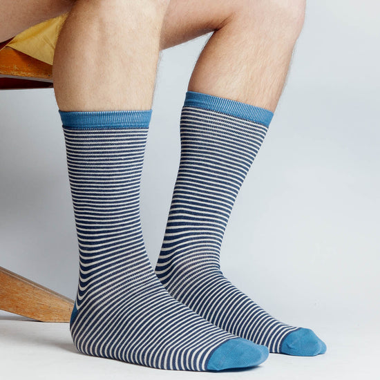 M-1308-Bio-Socken-Lang-Maenner-Dunkelblau-Natur-Denim-Detail-4