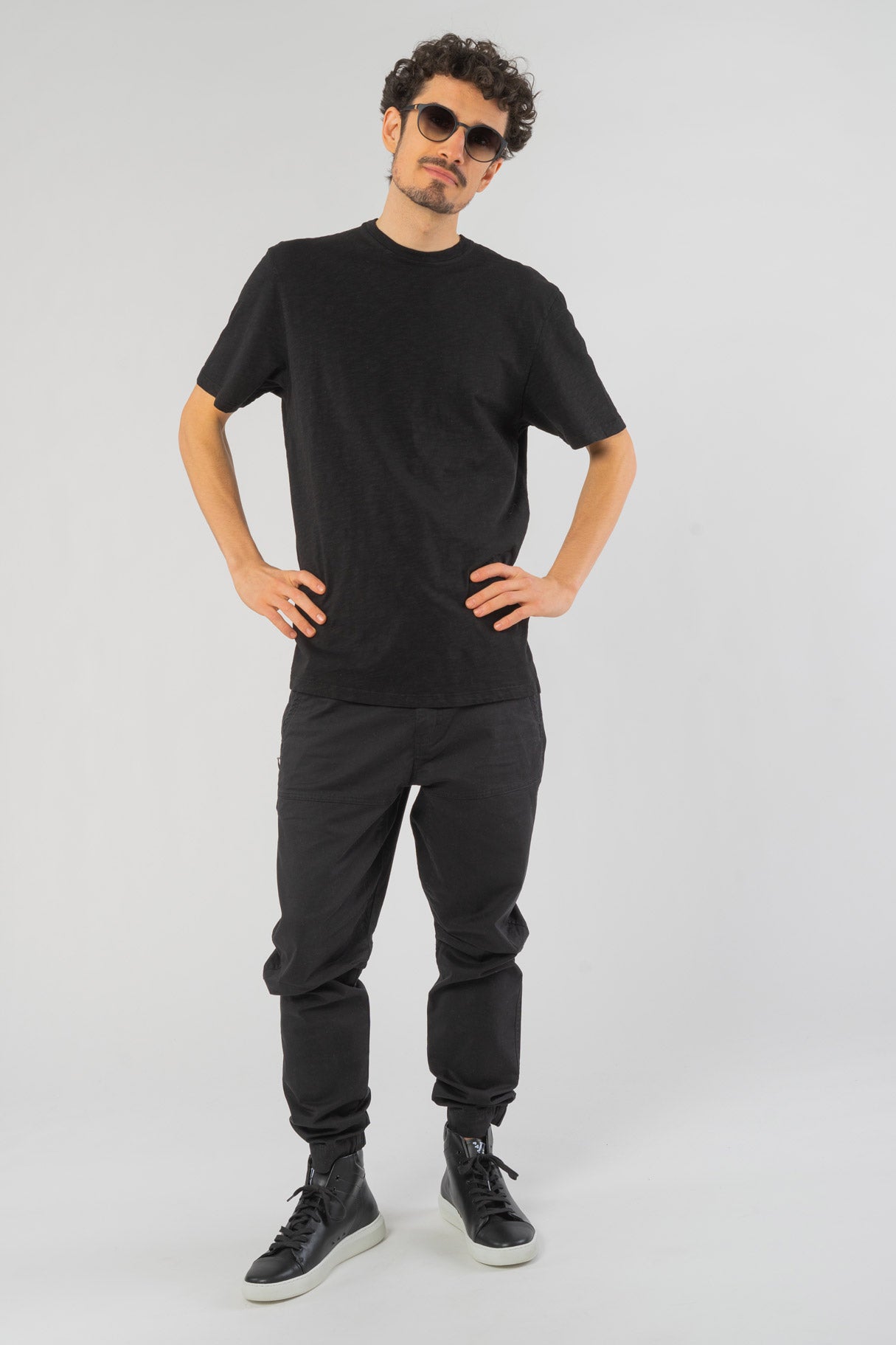 M-18801-Sporty-T-Shirt-aus-TENCEL-Bio-Baumwolle-Mode-Shop-Online-Herren-CYPRESS-Black-Flame-Vorne4