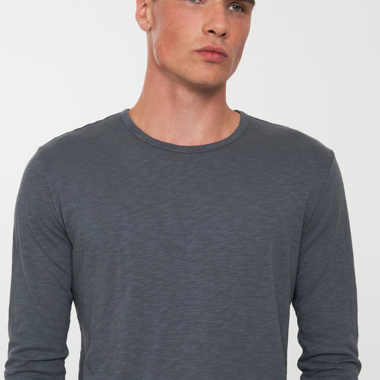 M-201027-MACA-Longsleeve-aus-Bio-Baumwolle-Mode-Kleidung-DABONI-Dove-Blue-Vorne4