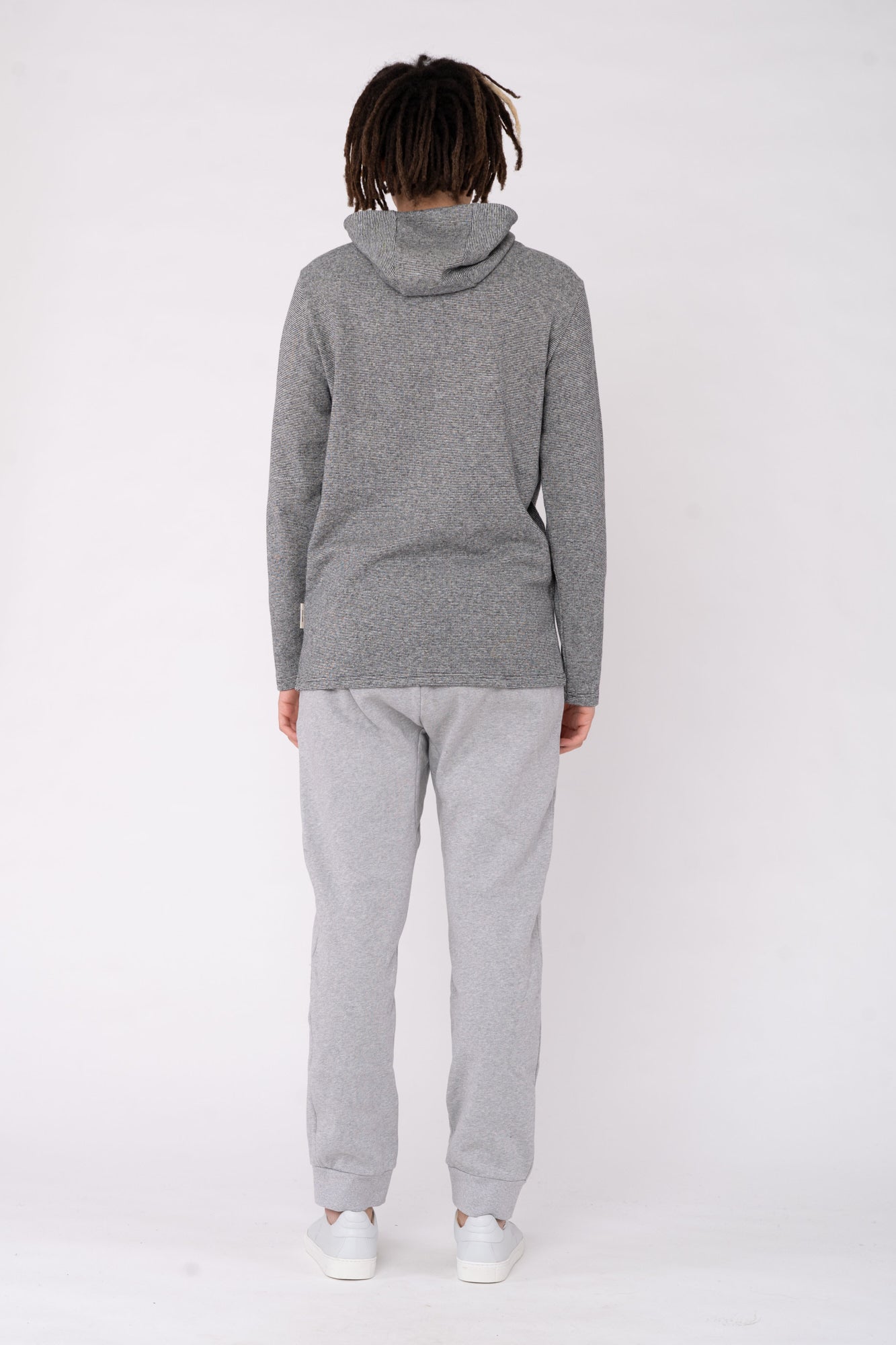 M-2222-White-Hoodie-Vorne1