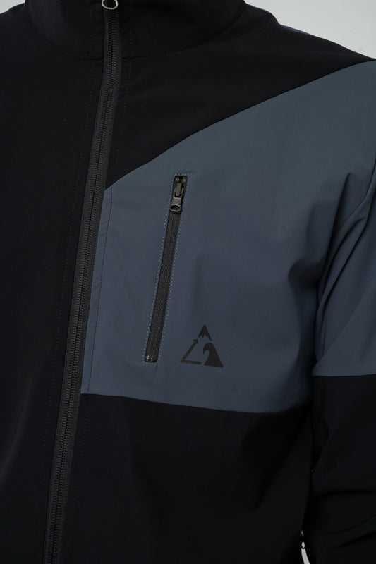 GROLLI aus Econyl in Black, Detailansicht