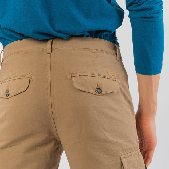 M-63522-Bermudas-mit-Cargo-Taschen-aus-Leinen-Bio-Baumwolle-Bio-Mode-Herren-JAME-Cashew-Nut-Vorne2