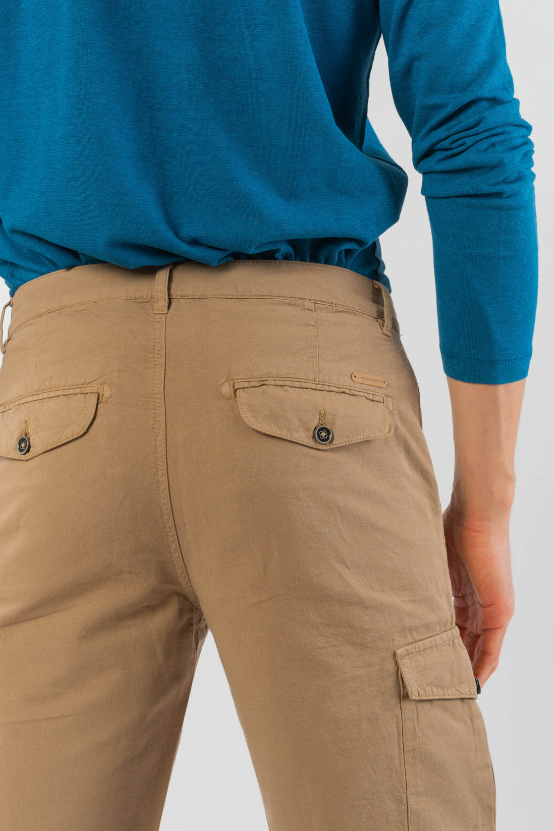 M-63522-Bermudas-mit-Cargo-Taschen-aus-Leinen-Bio-Baumwolle-Bio-Mode-Herren-JAME-Cashew-Nut-Vorne2