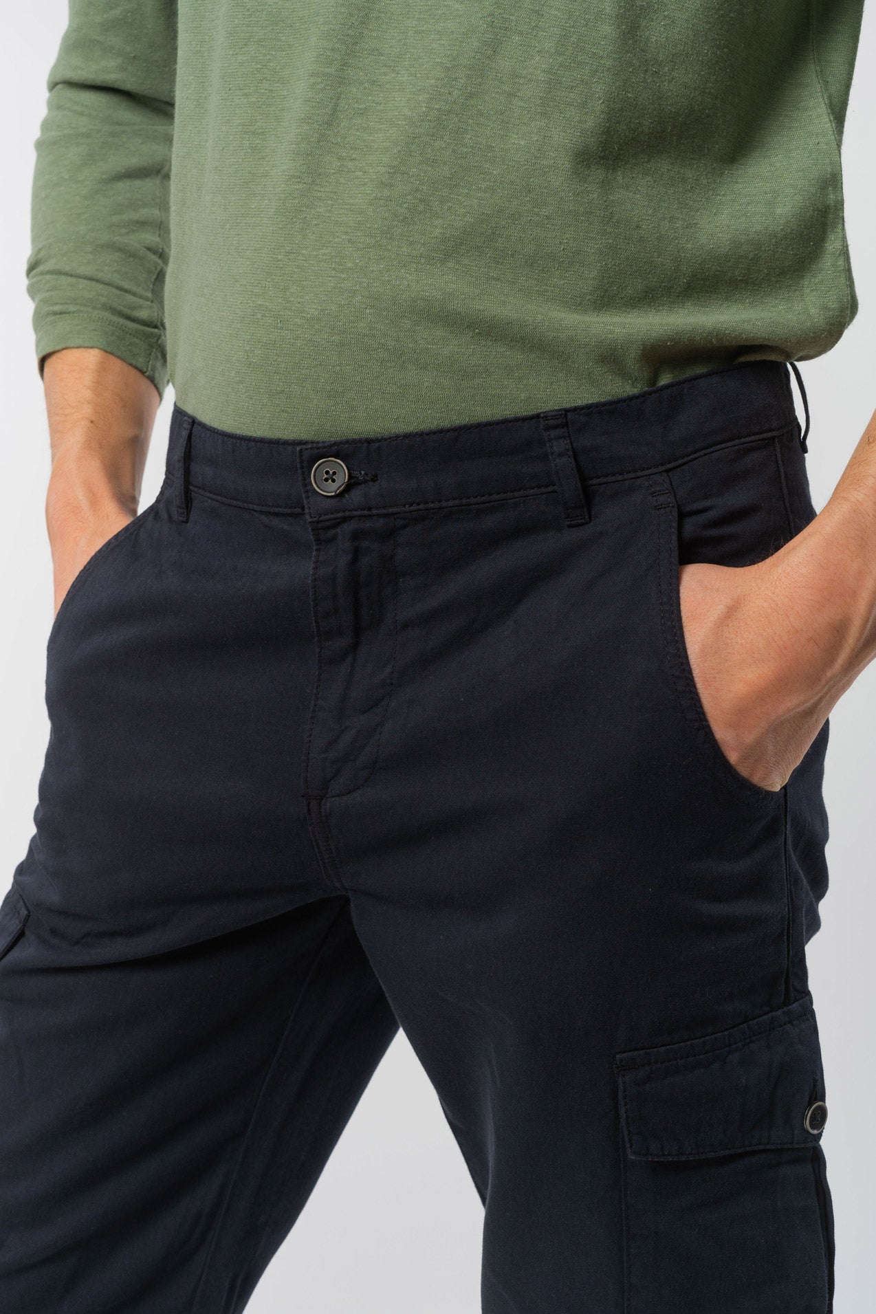 M-63522-Bermudas-mit-Cargo-Taschen-aus-Leinen-Bio-Baumwolle-Bio-Mode-Herren-JAME-Ink-Blue-Vorne5
