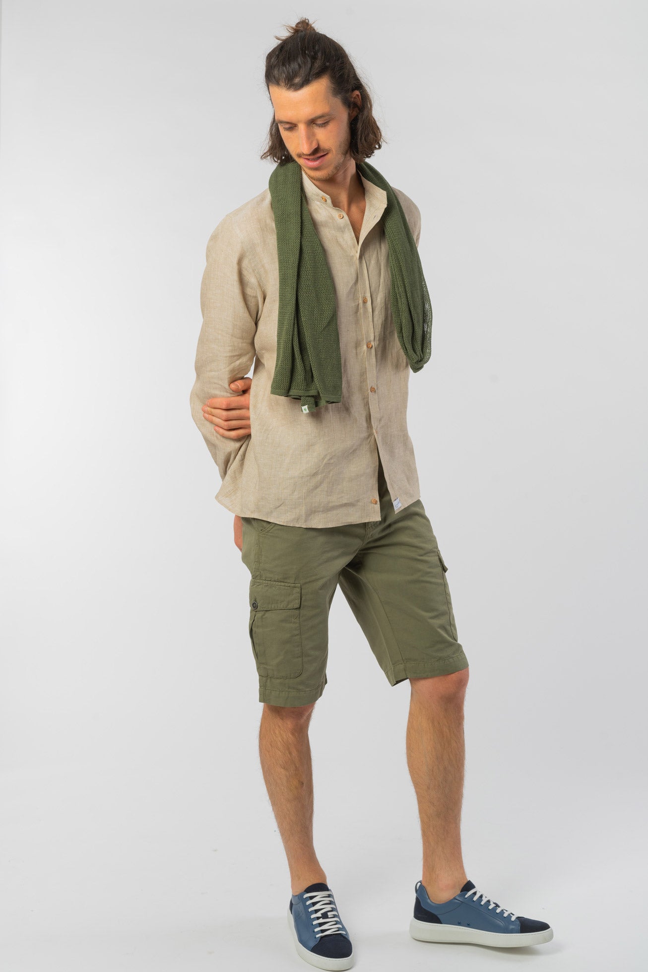 M-63522-Bermudas-mit-Cargo-Taschen-aus-Leinen-Bio-Baumwolle-Bio-Mode-Herren-JAME-Olive-Washed-Vorne1