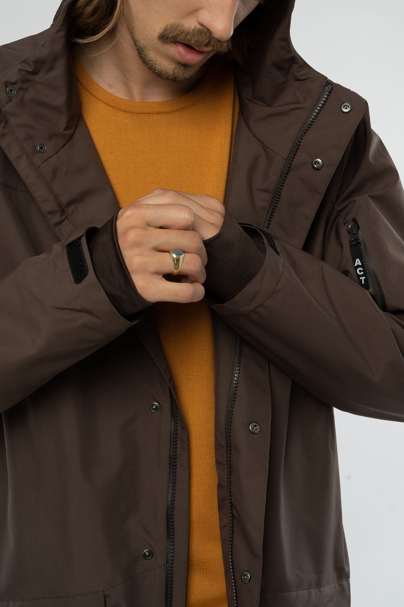 M-Active-Coat-Sympatex-aus-recyceltem-Polyester-Bio-Sweatshirts-Brown-Detail3