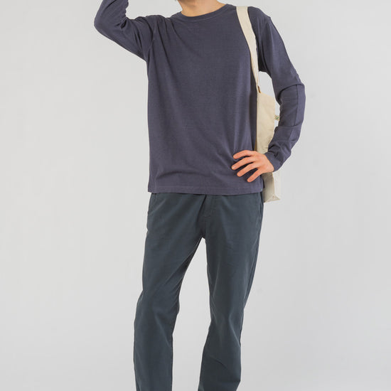 M-DH225OEB-Leichtes-Basic-Longsleeve-aus-Hanf-Bio-Baumwolle-Faire-Mode-Online-Herren-FAXON-Dark-Vorne4