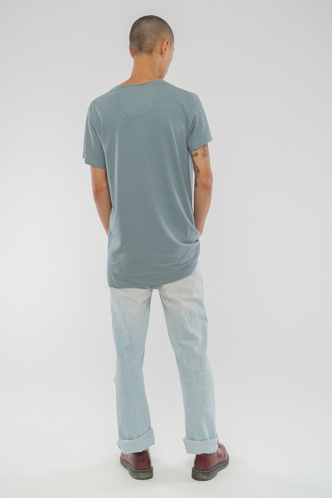 M-DH245OEB-Slim-fit-T-Shirt-aus-Hanf-Bio-Baumwolle-Fair-Trade-Mode-Online-Herren-SONEO-Aloe-Hinten