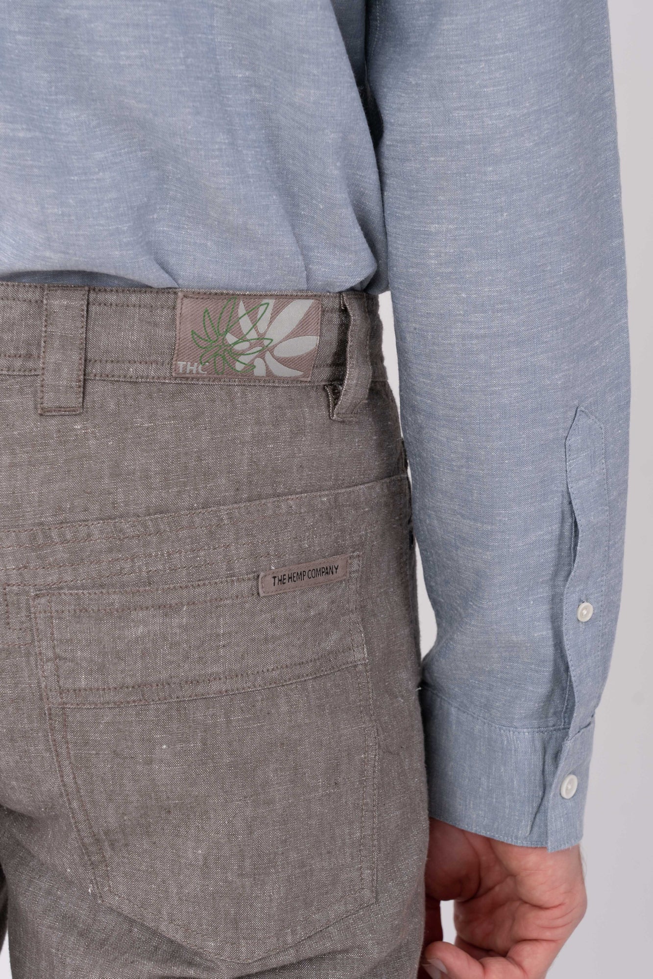 M-DH585OEB-Moderne-Shorts-aus-Hanf-Bio-Baumwolle-Bio-Baumwoll-Kleidung-EKAPANO-Asphalt-Vorne3