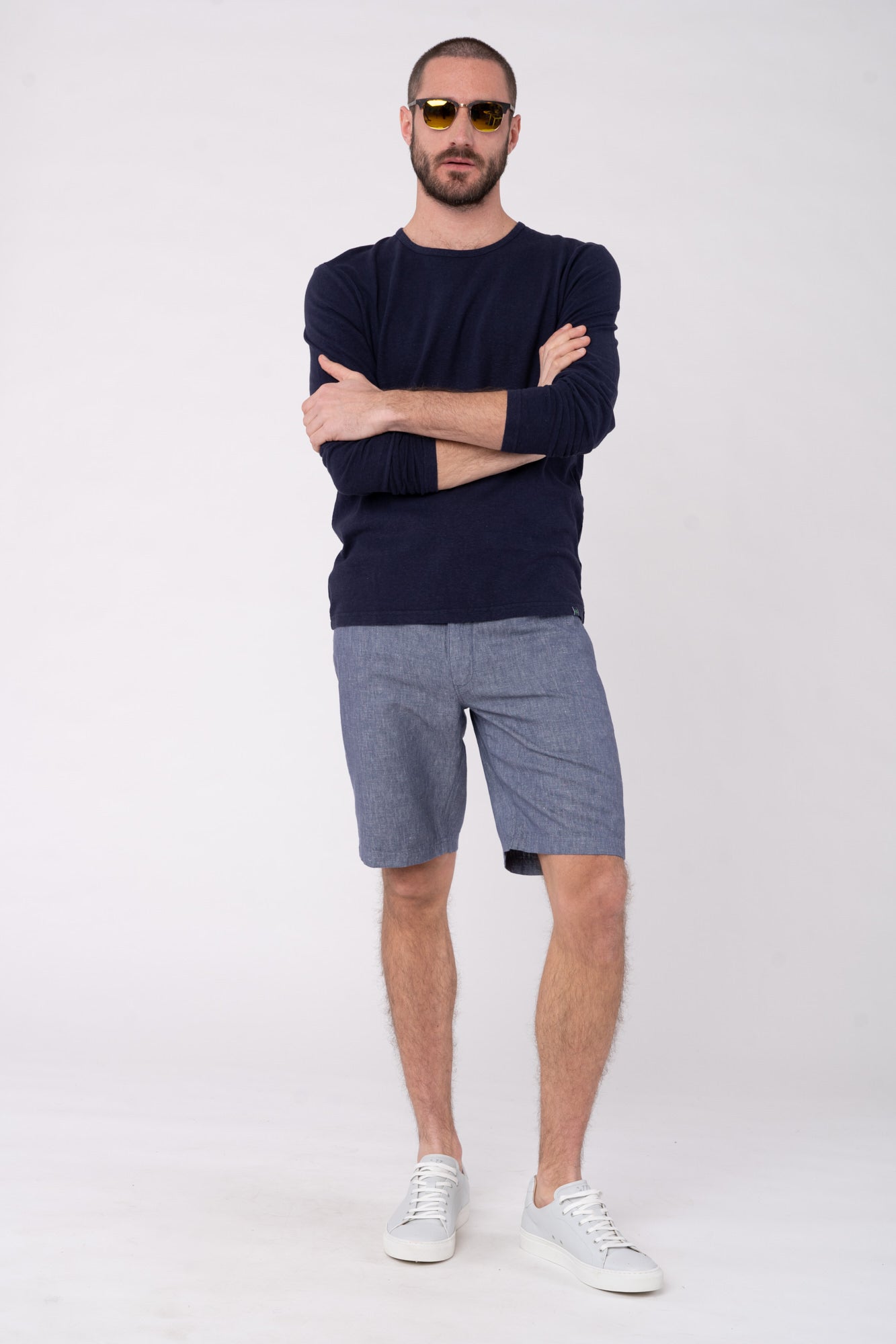 M-DH585OEB-Moderne-Shorts-aus-Hanf-Bio-Baumwolle-Bio-Baumwoll-Kleidung-EKAPANO-Indigo-Vorne3
