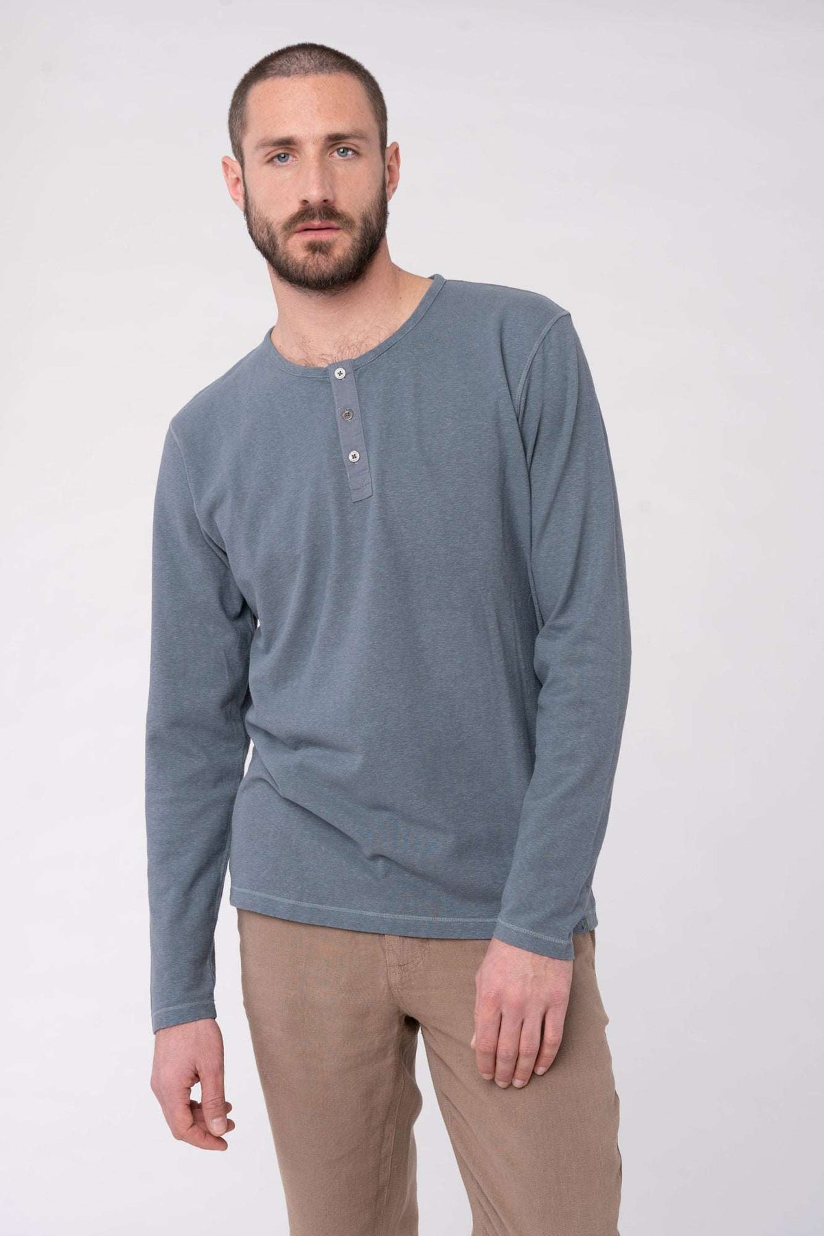 M-DH833-Longsleeve-Henley-Tutan-Vorne2