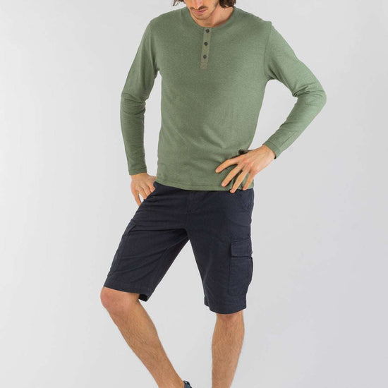 M-DH833OEB-Henley-Longsleeve-aus-Hanf-Bio-Baumwolle-Oekomode-Herren-FIDO-Herb-Vorne4