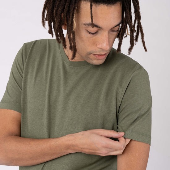 M-DH841OEB-Slim-Fit-T-Shirt-aus-Hanf-Bio-Baumwolle-Bio-Klamotten-DOMITIUS-Herb-Vorne3