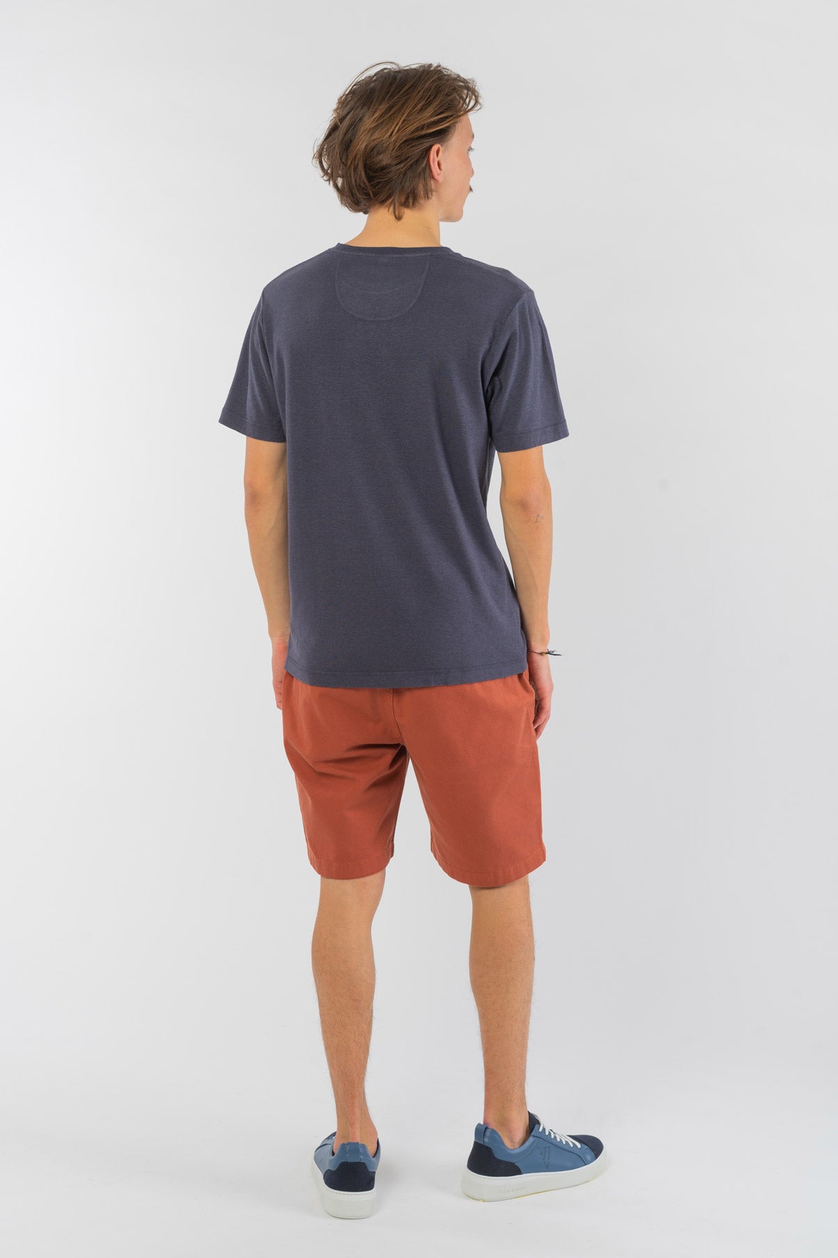 M-DH841OEB-Slim-Fit-T-Shirt-aus-Hanf-Bio-Baumwolle-Fairtrade-Kleidung-Herren-DOMITIUS-Dark-Vorne1