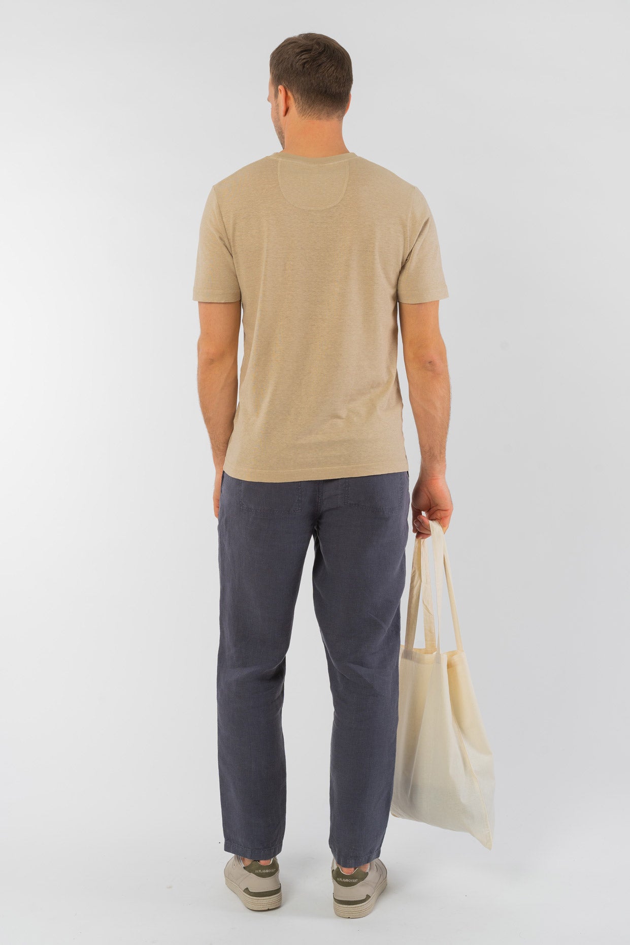 M-DH841OEB-Slim-Fit-T-Shirt-aus-Hanf-Bio-Baumwolle-Fairtrade-Kleidung-Herren-DOMITIUS-Gobi-Vorne1
