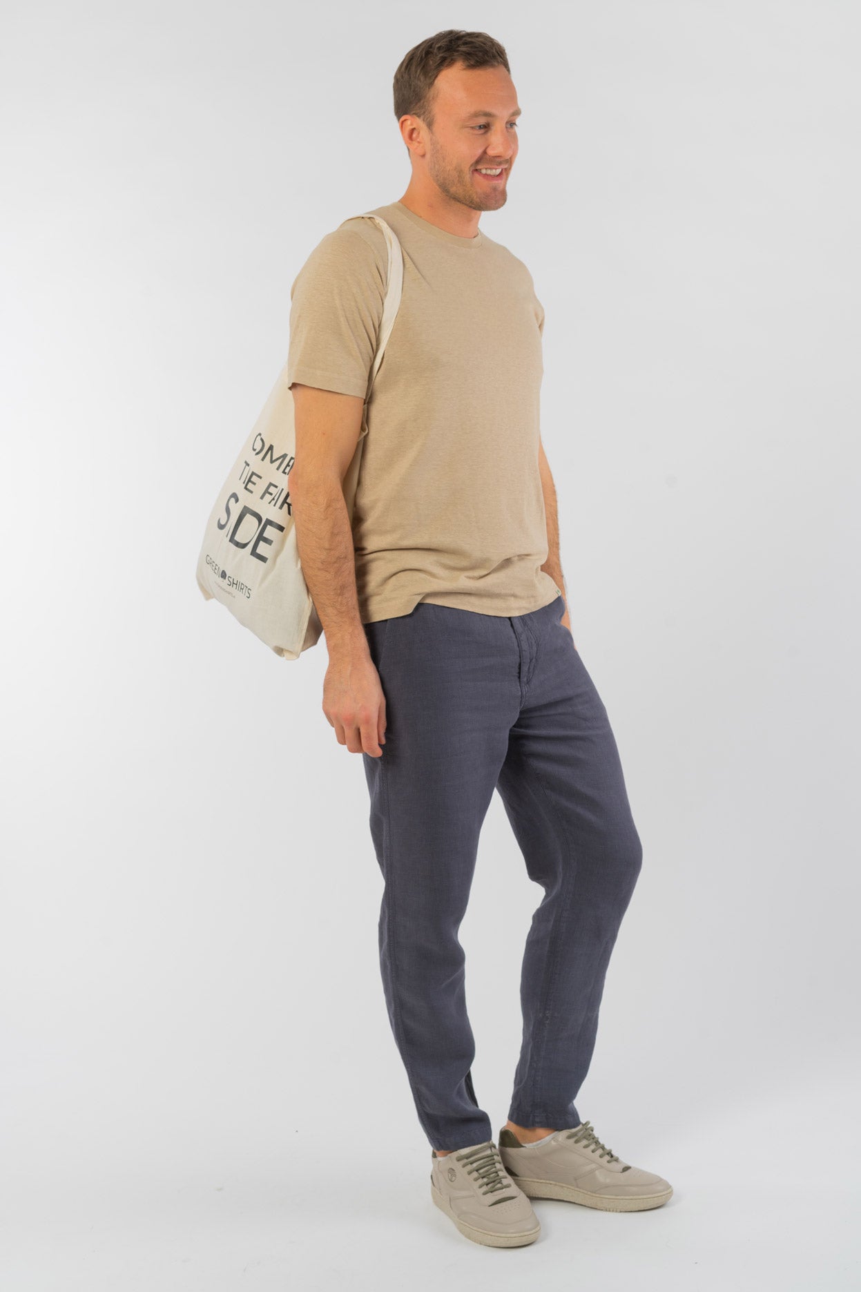 M-DH841OEB-Slim-Fit-T-Shirt-aus-Hanf-Bio-Baumwolle-Fairtrade-Kleidung-Herren-DOMITIUS-Gobi-Vorne4
