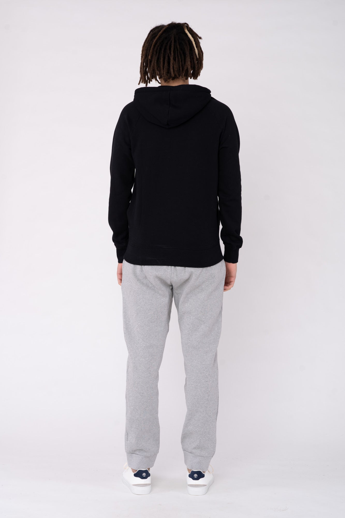M-EP60P-Black-Hoodie-mit-Kapuze-Bio-Baumwolle-Fair-Vorne1