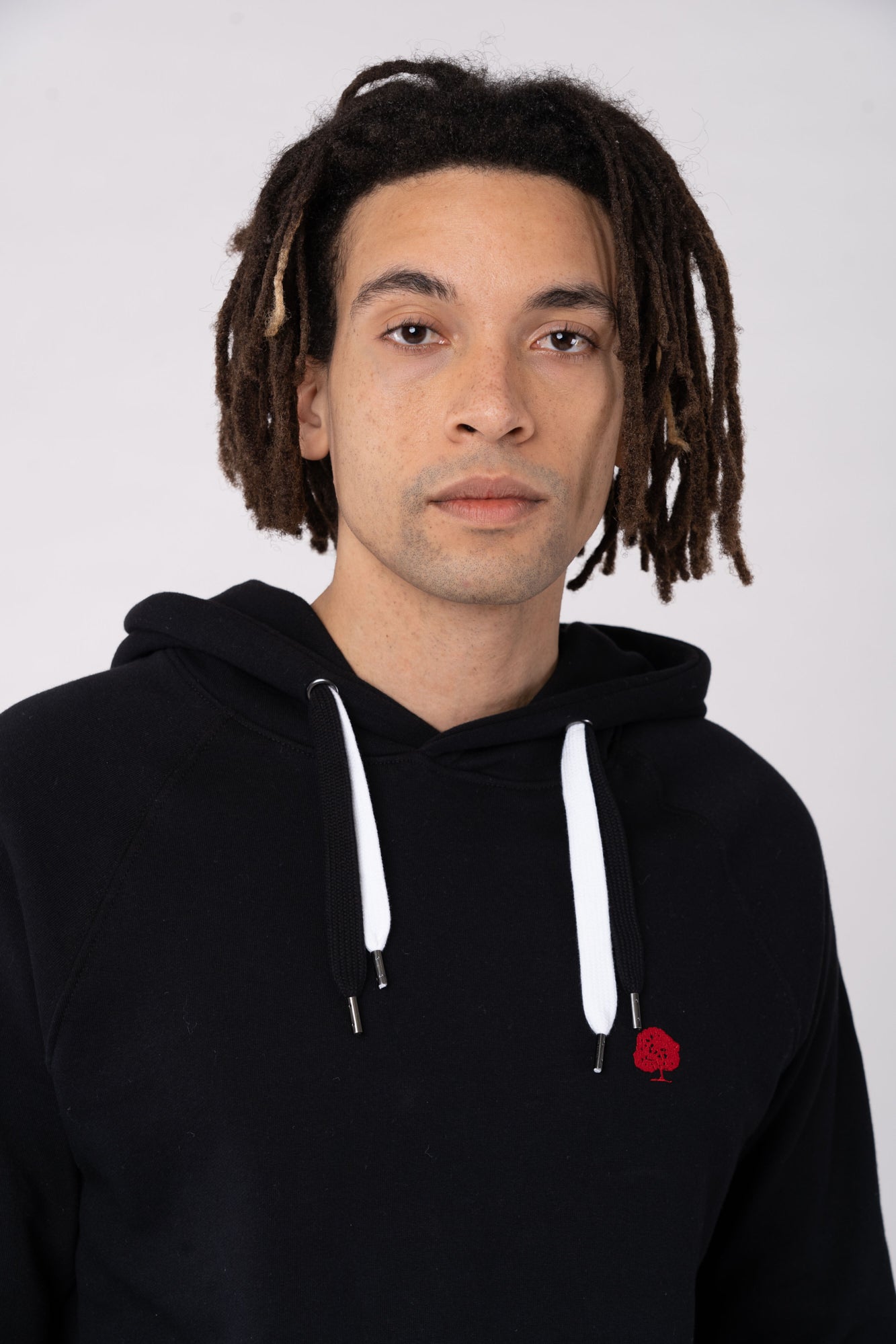 M-EP60P-Black-Hoodie-mit-Kapuze-Bio-Baumwolle-Fair-Vorne3