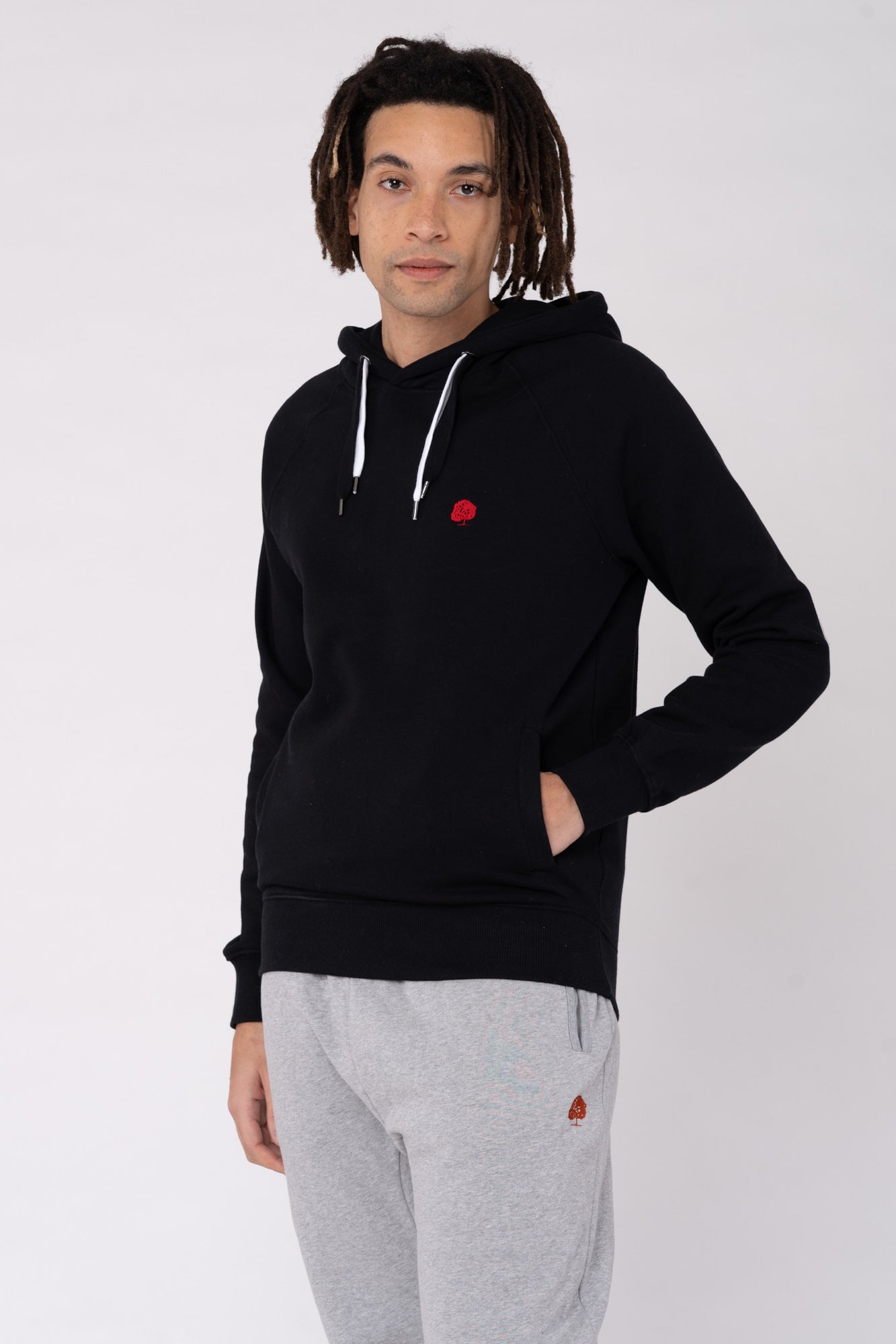 M-EP60P-Black-Hoodie-mit-Kapuze-Bio-Baumwolle-Fair-Vorne4