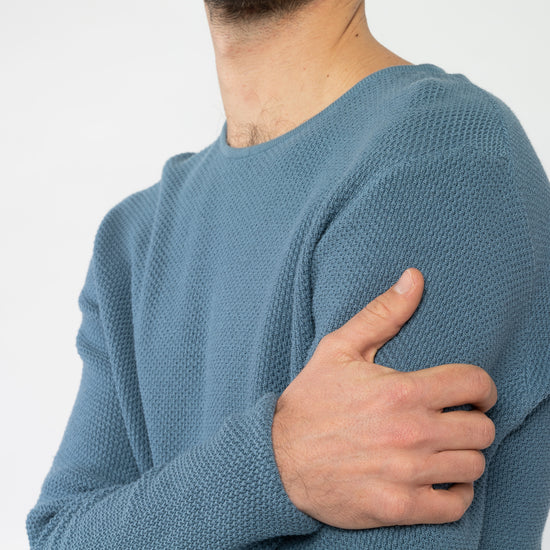 M-GB1316-COLE-SWEATER-Relaxed-Arctic-Blue-Vorne2