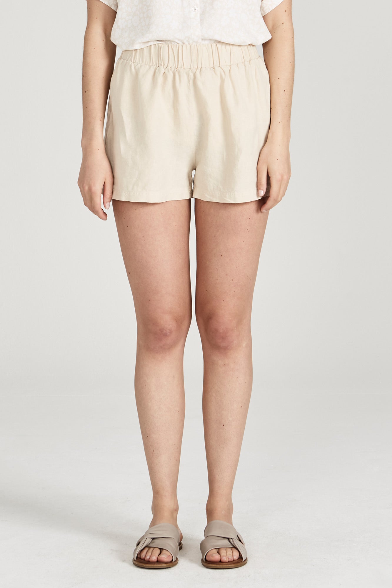 M-GB1373-CLEO-Hose-aus-Leinen-Kleidung-Bio-Baumwolle-Herren-HINGLA-Beige-Vorne3