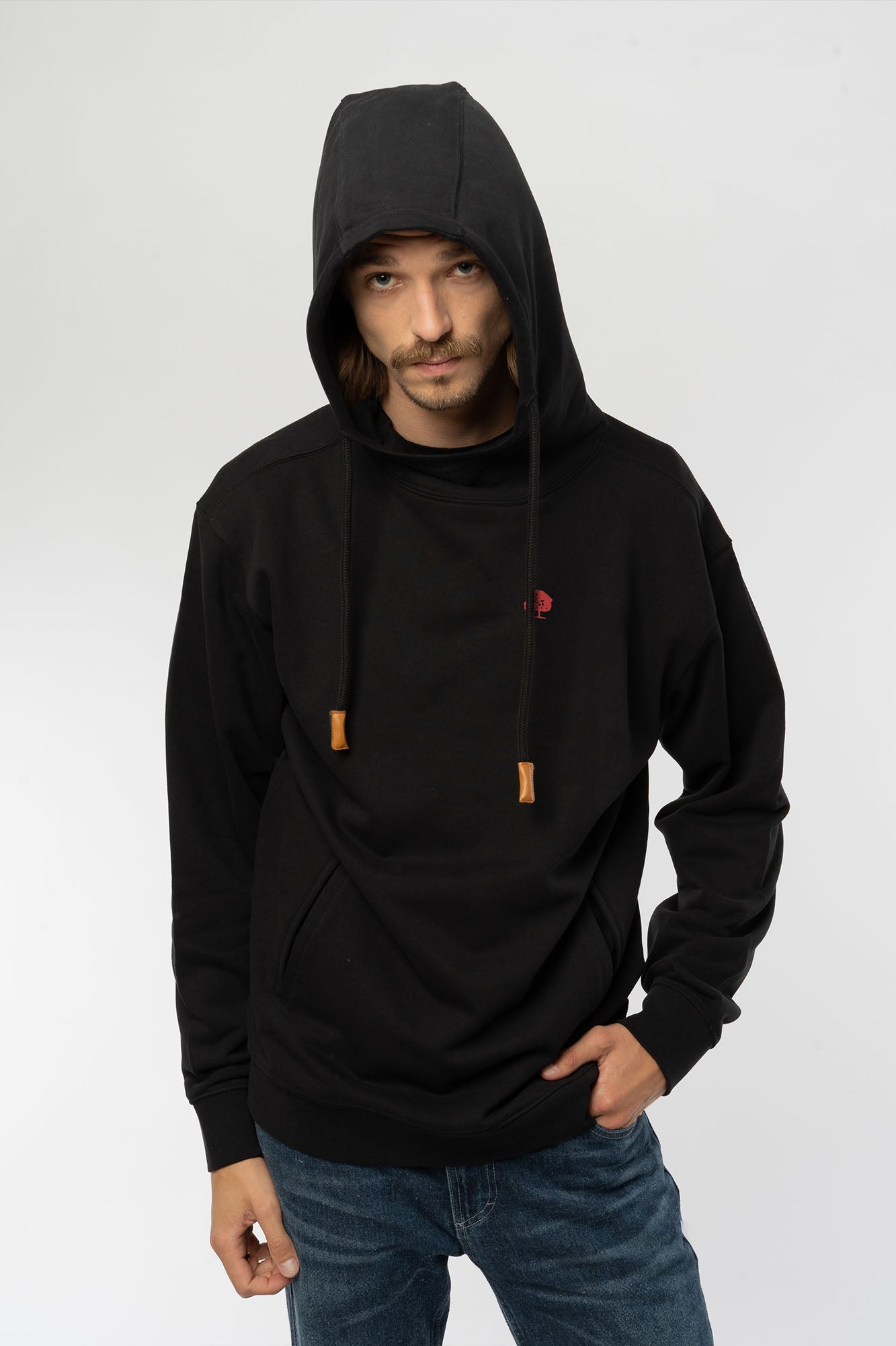 M-Heavy-Hoodie-aus-Bio-Baumwolle-Eco-Fashion-Black-Vorne