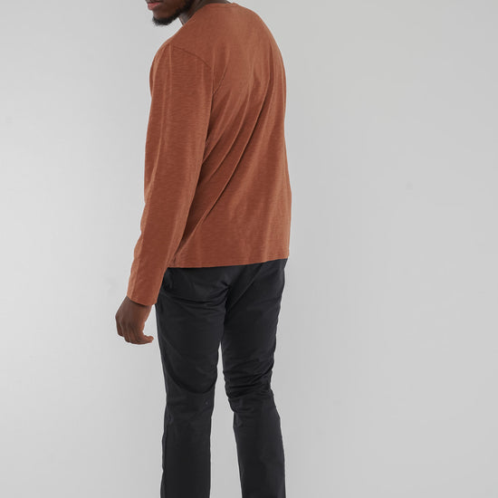 M-M221-03-B03-MACA-Longsleeve-aus-Bio-Baumwolle-Bio-Fair-Trade-Kleidung-Online-Shop-Herren-DABONI-DarkOrange-Hinten
