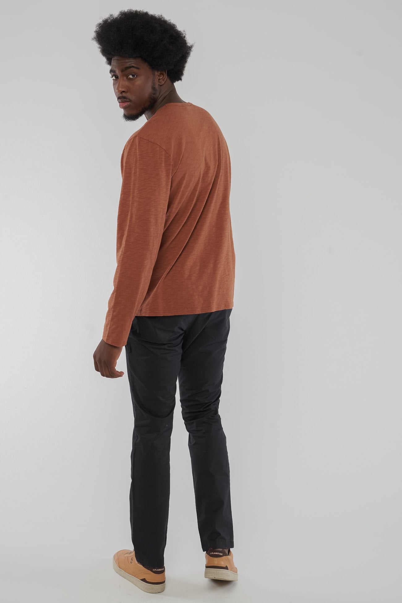 M-M221-03-B03-MACA-Longsleeve-aus-Bio-Baumwolle-Bio-Fair-Trade-Kleidung-Online-Shop-Herren-DABONI-DarkOrange-Hinten