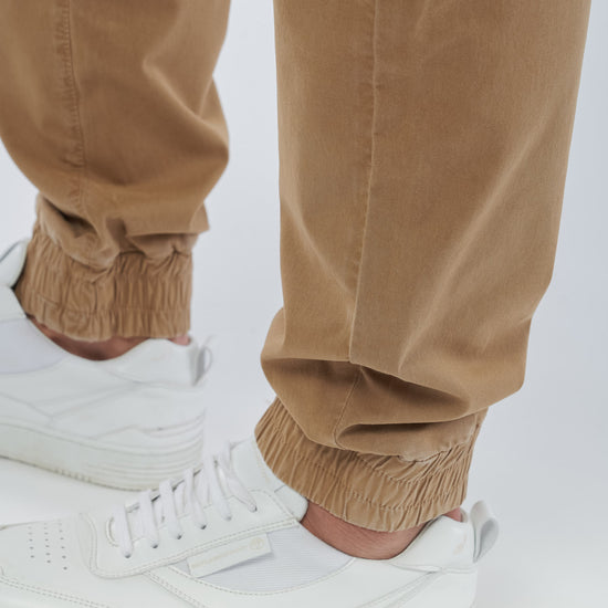 M-M221-12-B05-Musa-Pants-aus-Bio-Baumwolle-Faire-Siegel-Kleidung-Herren-KOBUSI-BrownSugar-Detail