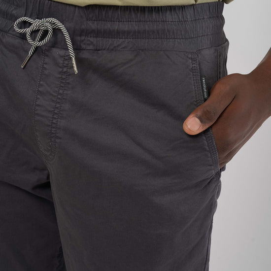 M-M221-12-G06-Musa-Pants-aus-Bio-Baumwolle-Faire-Siegel-Kleidung-Herren-KOBUSI-DarkGrey-Detail