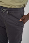 M-M221-12-G06-Musa-Pants-aus-Bio-Baumwolle-Faire-Siegel-Kleidung-Herren-KOBUSI-DarkGrey-Detail