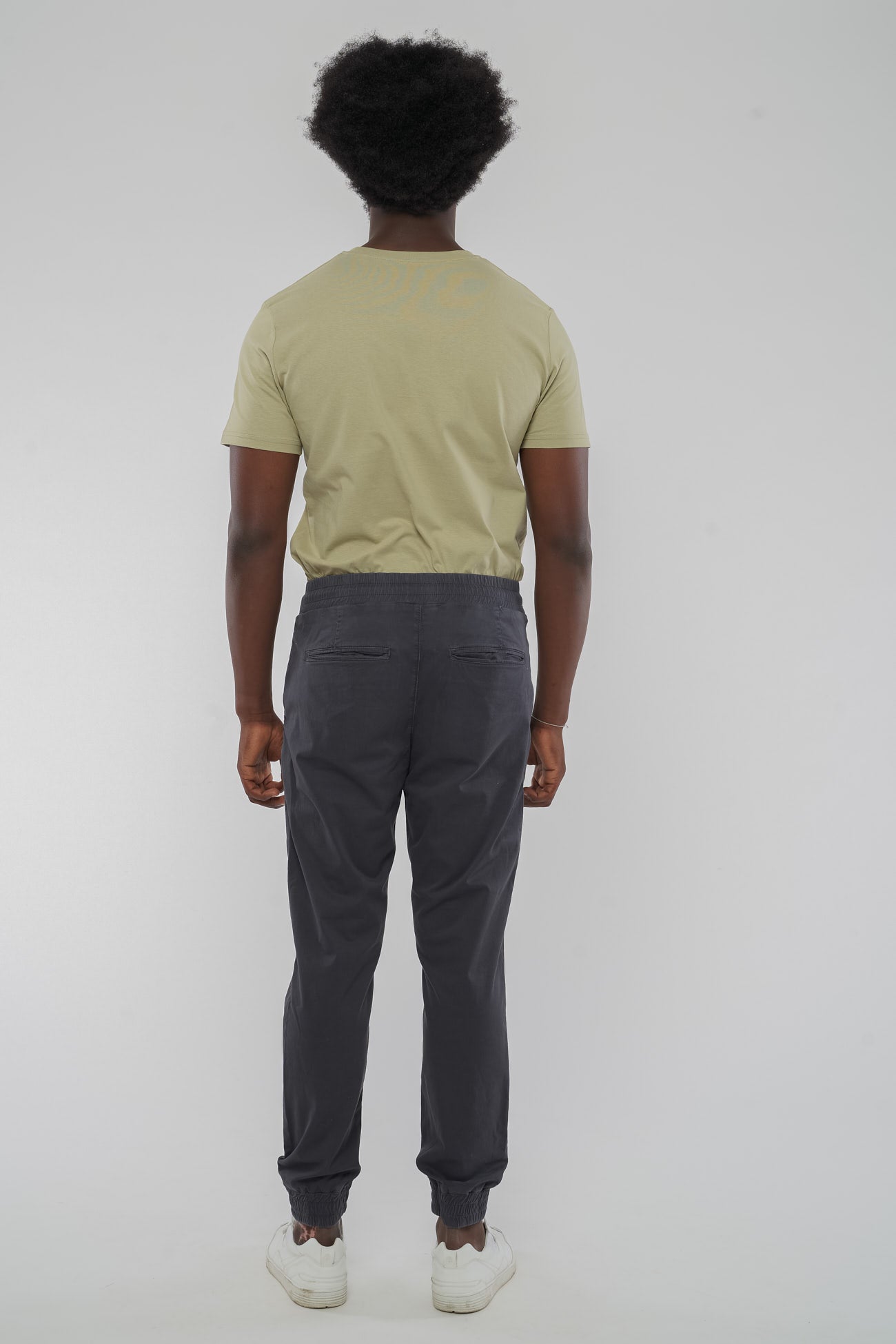 M-M221-12-G06-Musa-Pants-aus-Bio-Baumwolle-Faire-Siegel-Kleidung-Herren-KOBUSI-DarkGrey-Hinten