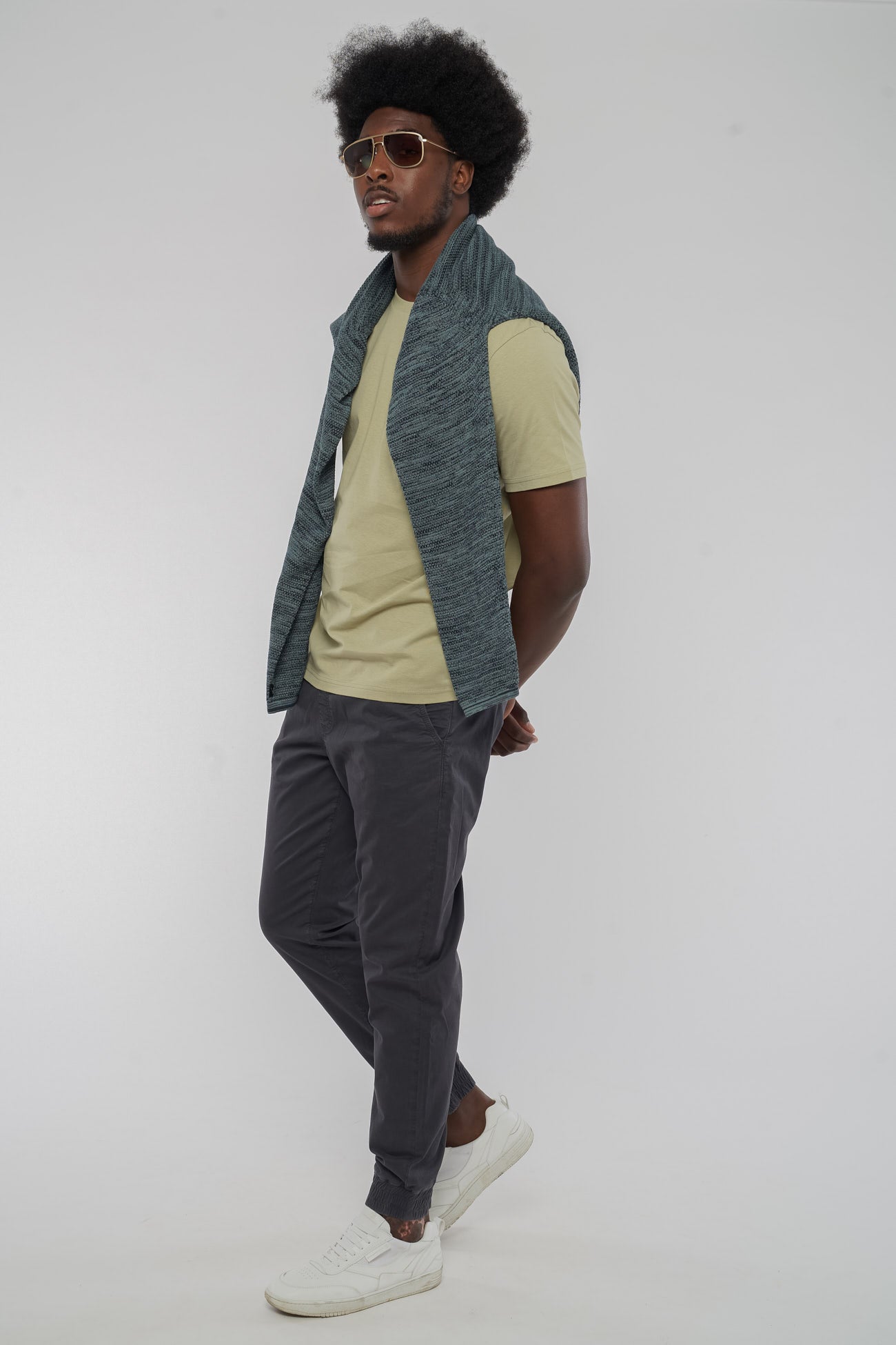 M-M221-12-G06-Musa-Pants-aus-Bio-Baumwolle-Faire-Siegel-Kleidung-Herren-KOBUSI-DarkGrey-Vorne2
