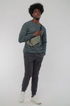 M-M221-K07-I09-FICUS-Knit-Crewneck-aus-Bio-Baumwolle-Biologische-Kleidung-Herren-VIBULA-LakeGreen-DarkNavy-Vorne2