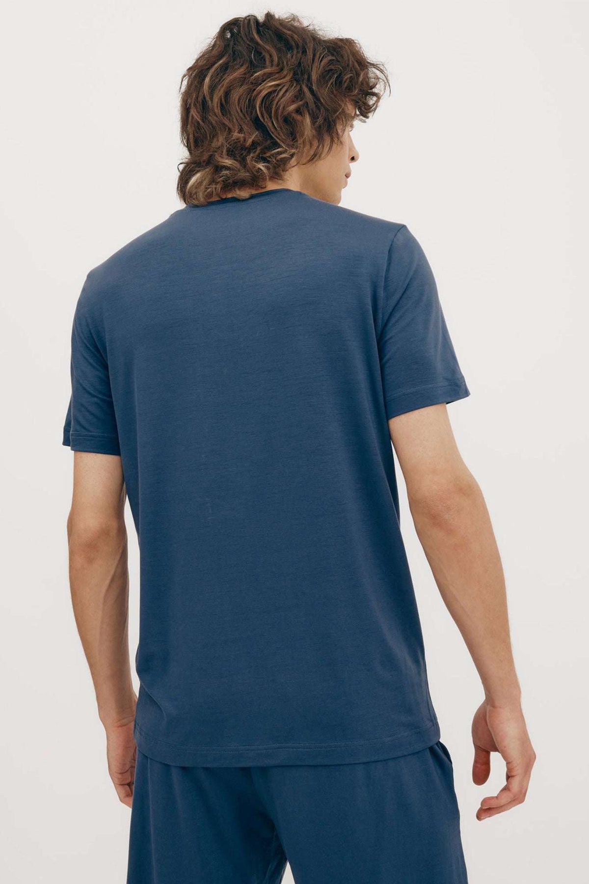 M-OB230001-Soft-Touch-Tee-aus-Tencel-Bio-Faire-Kleidung-SOFT-TOUCH-Midnight-Blue-Hinten